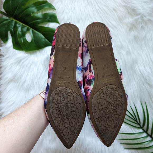 Dream Pairs colorful floral pointed toe flats size 11 - Picture 6 of 9